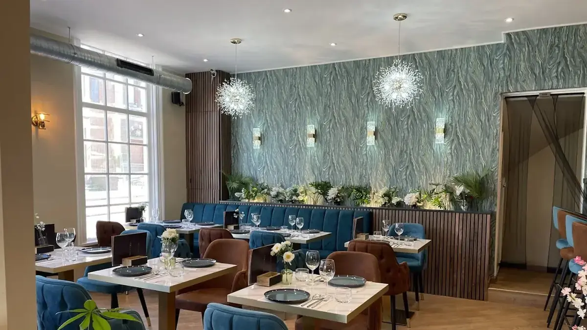 Best Indian restaurant Den Haag — Anaya Foods dining room